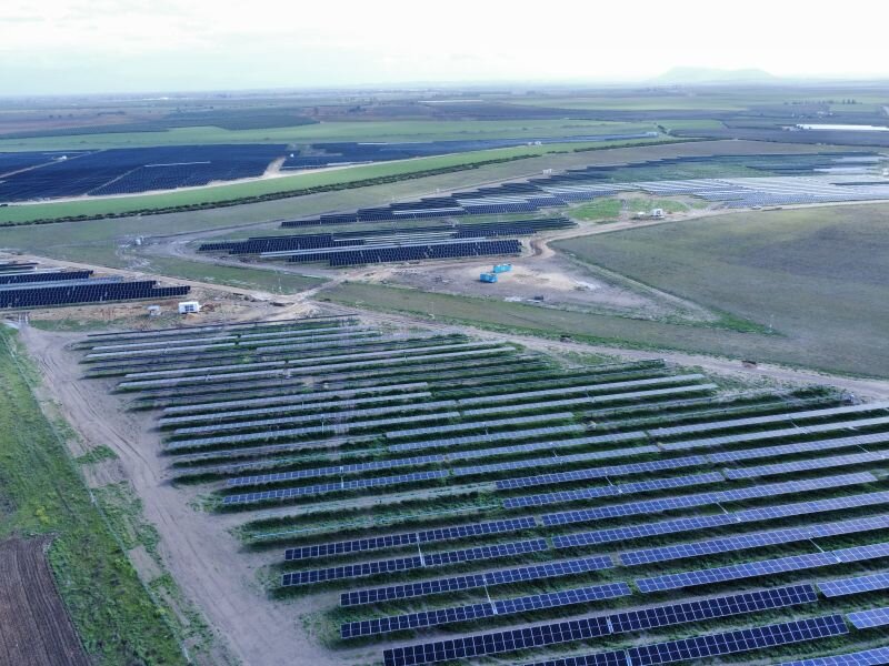 Extrusol finaliza la instalación de tres plantas fotovoltaicas en Carmona, Utrera y Alcalá de Guadaira